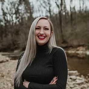 Portrait of Erin Kipp, a professional stylist at Salon Stone & Spa, showcasing their expertise and style.